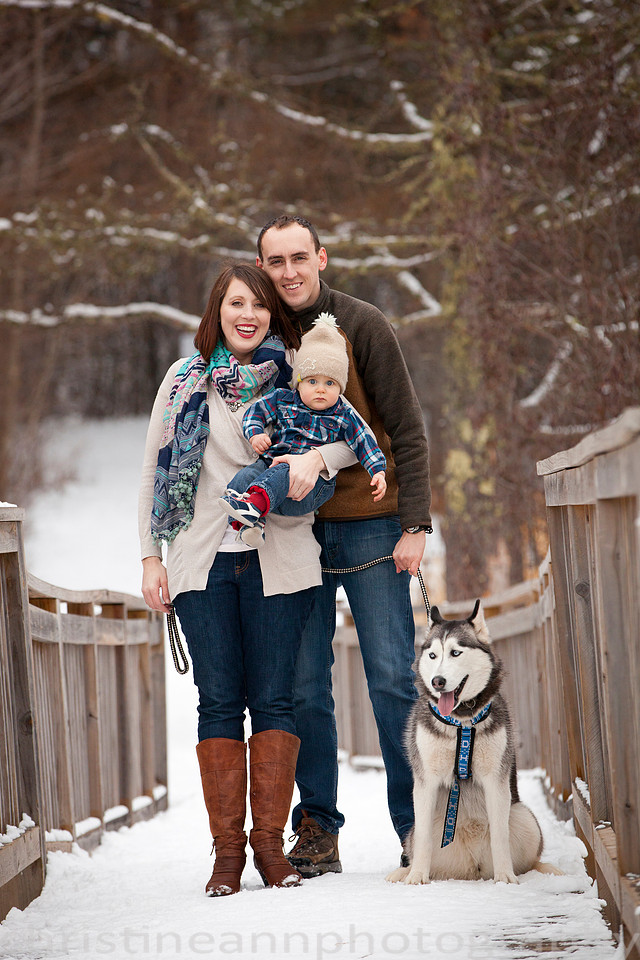 Family winter session at Hartley Nature Center, Duluth MN with husky dog.