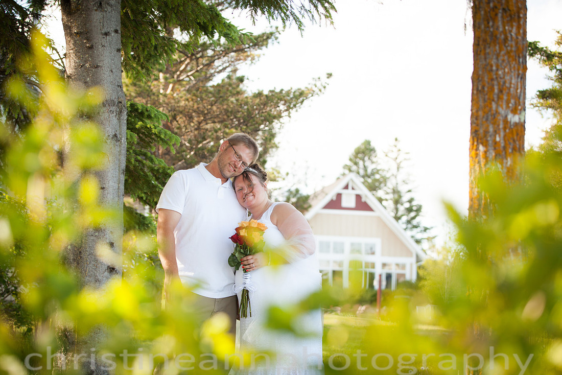 Wedding ceremony at Larsmont Cottags in Duluth MN
