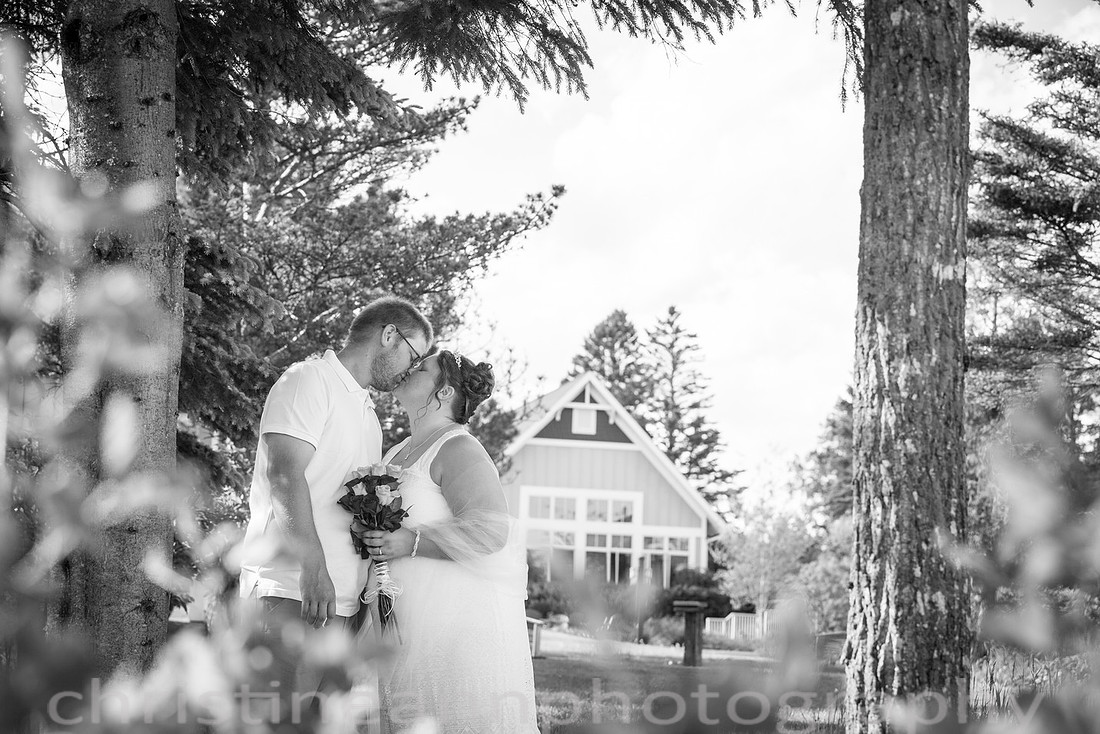 Wedding ceremony at Larsmont Cottags in Duluth MN