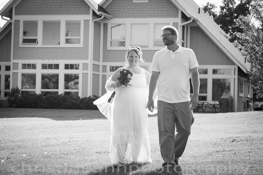 Wedding ceremony at Larsmont Cottags in Duluth MN
