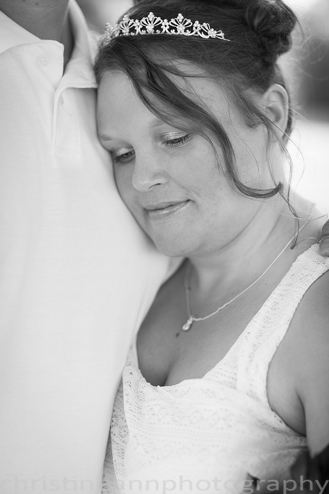 Wedding ceremony at Larsmont Cottags in Duluth MN
