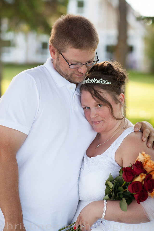Wedding ceremony at Larsmont Cottags in Duluth MN