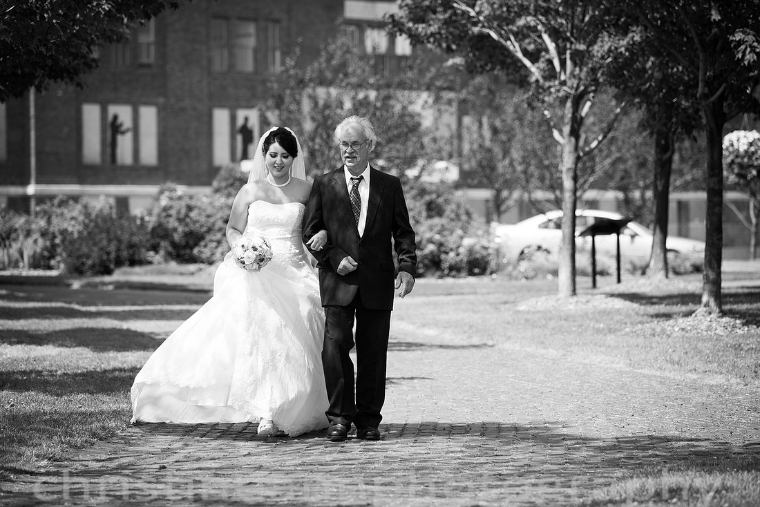 Duluth MN photography of Leif Erickson Park Rose Garden wedding and family