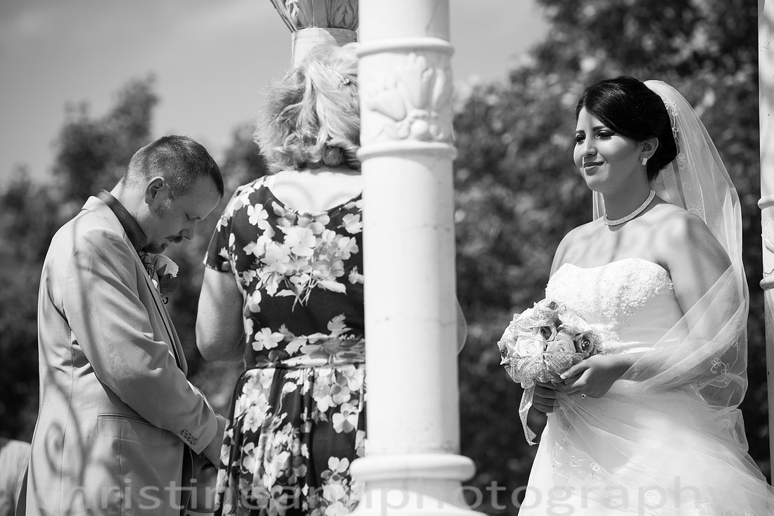 Duluth MN photography of Leif Erickson Park Rose Garden wedding and family