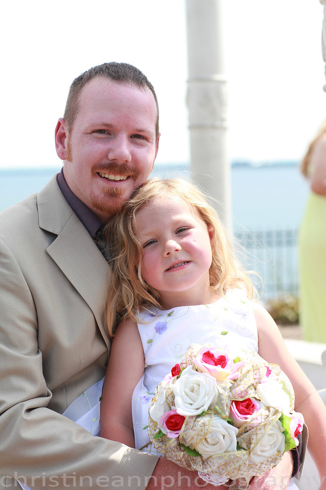 Duluth MN photography of Leif Erickson Park Rose Garden wedding and family