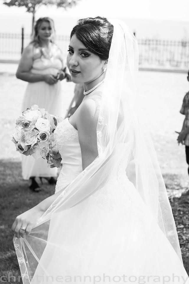 Duluth MN photography of Leif Erickson Park Rose Garden wedding and family