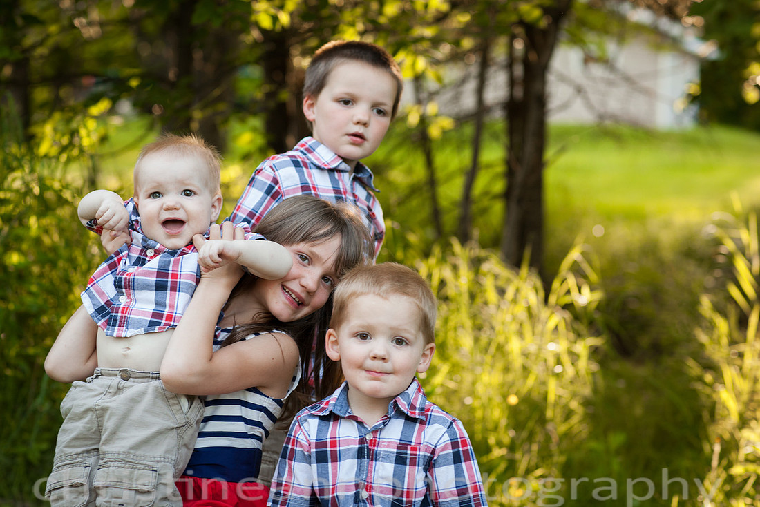 Children siblings family photography session in Duluth MN.