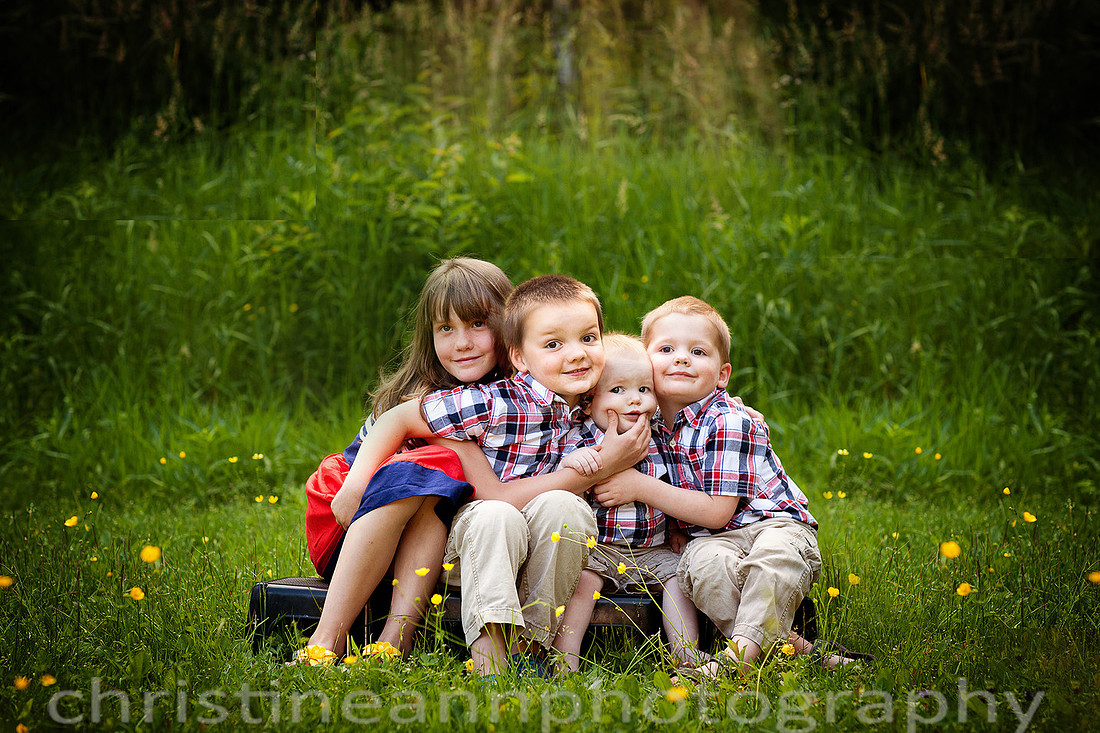 Children siblings family photography session in Duluth MN.