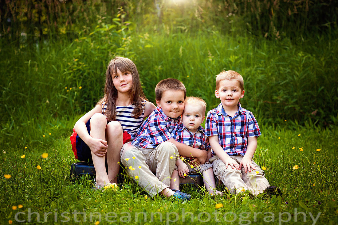 Children siblings family photography session in Duluth MN.
