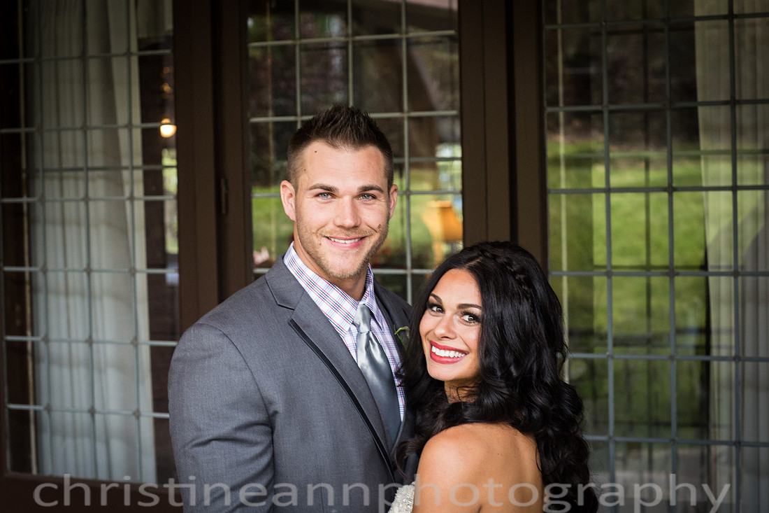 Duluth MN wedding at Womans Club near North Shore Lake Superior with red and white colors.