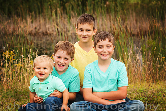 Extended Family Big Group Cousins Photography Session